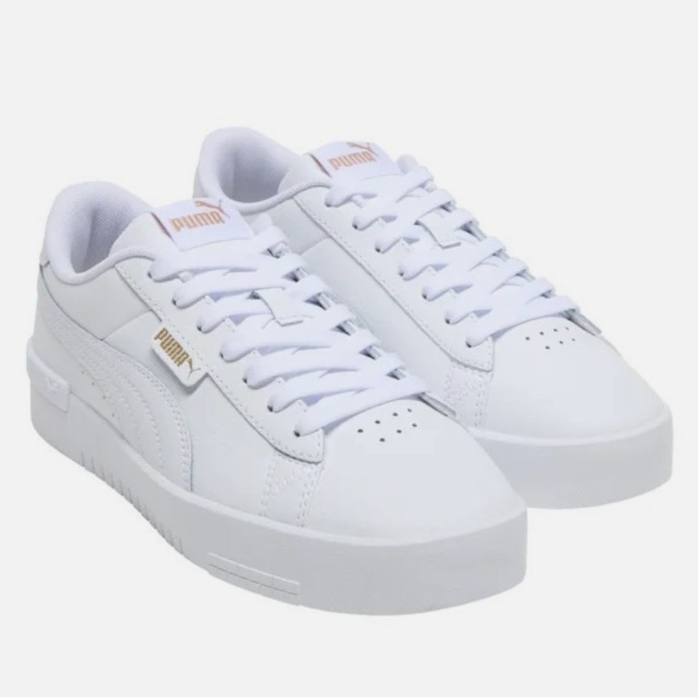 PUMA "Court Sneaker" Women's Retro Walking Tennis Shoe (PUMA White/Gold)
